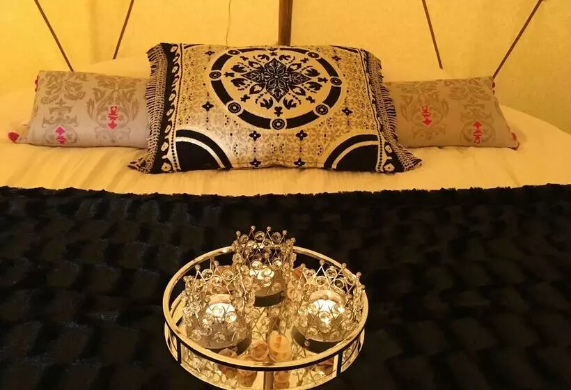 Hotelli Aurora Glamping By The Whales