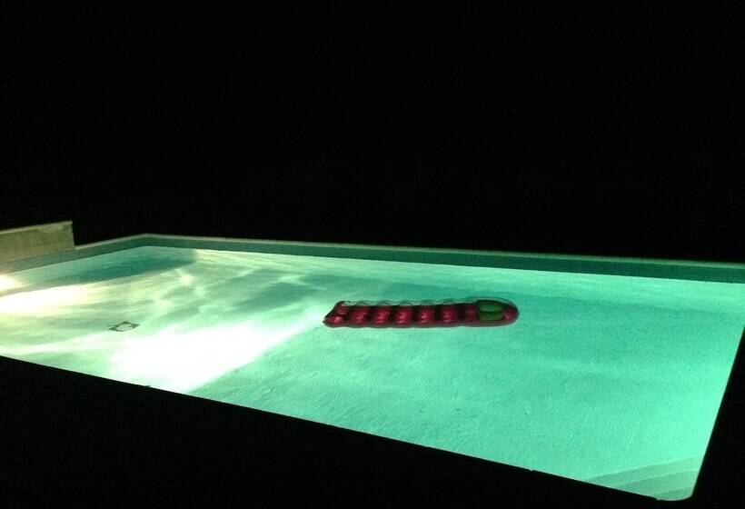 בית מלון כפרי Domaine En Terre Happy