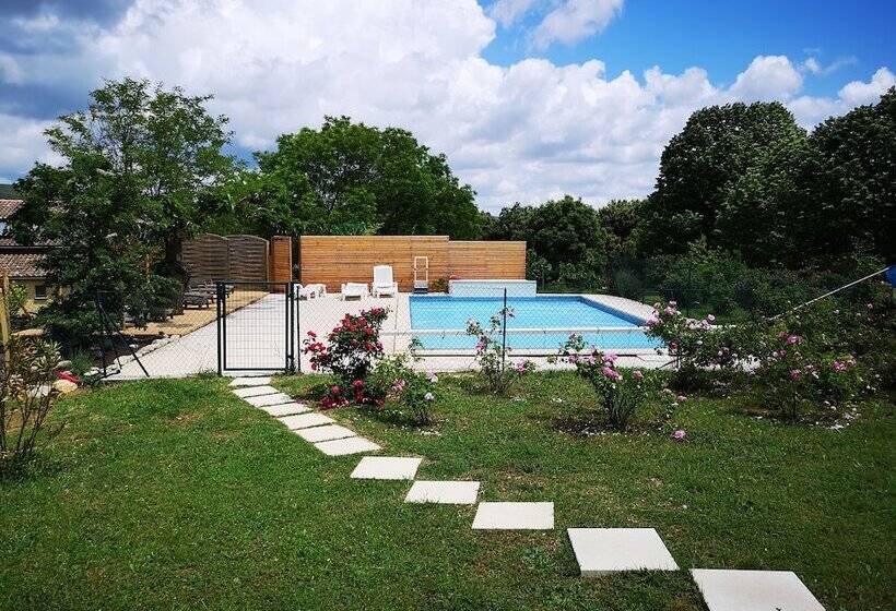 בית מלון כפרי Domaine En Terre Happy