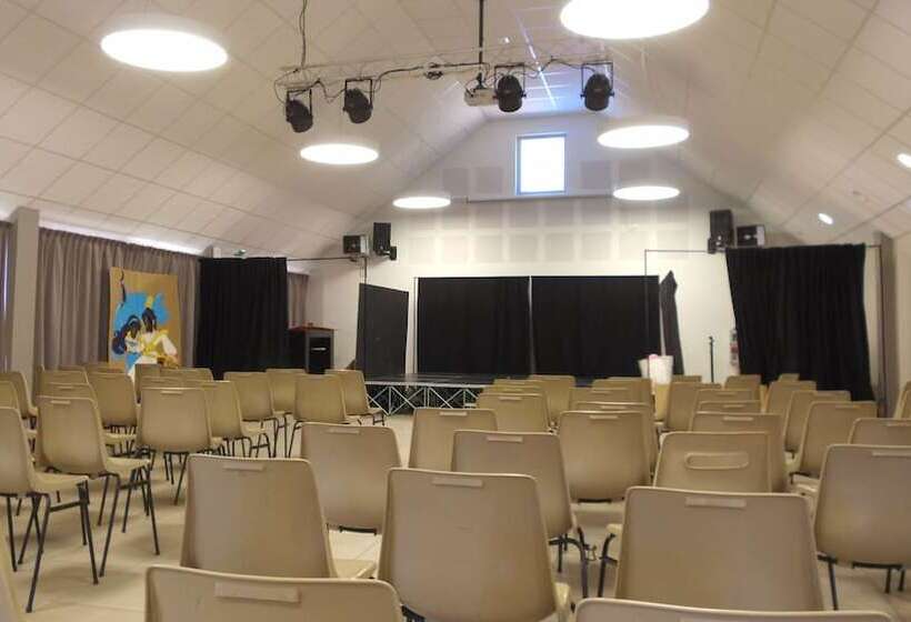 فندق Vvf Cantal Salers Vendes