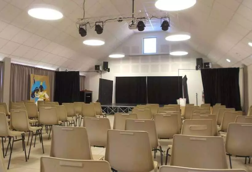 Hotelli Vvf Cantal Salers Vendes