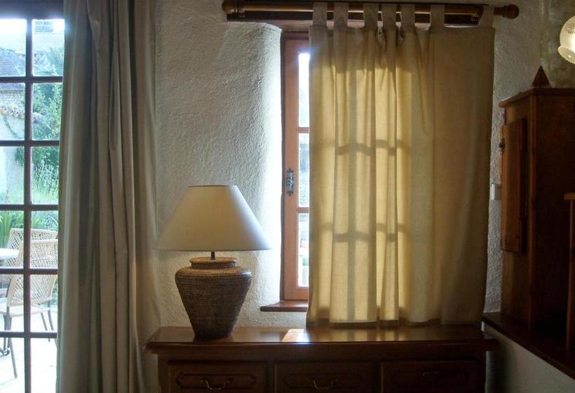 La Garconniere, Manoir De Longeveau