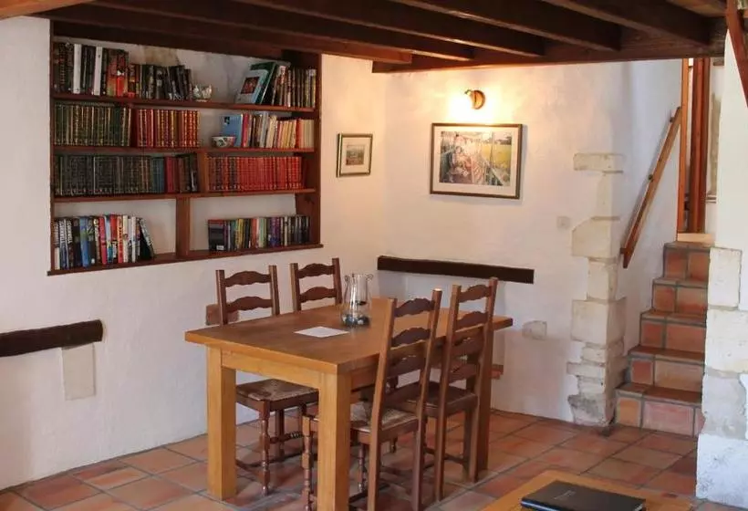 La Garconniere, Manoir De Longeveau