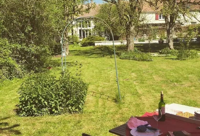 Majatalo Chez Françoise Et Michel Piscine