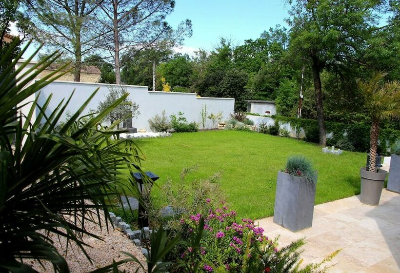 ペンション Les Nuits Envoutées