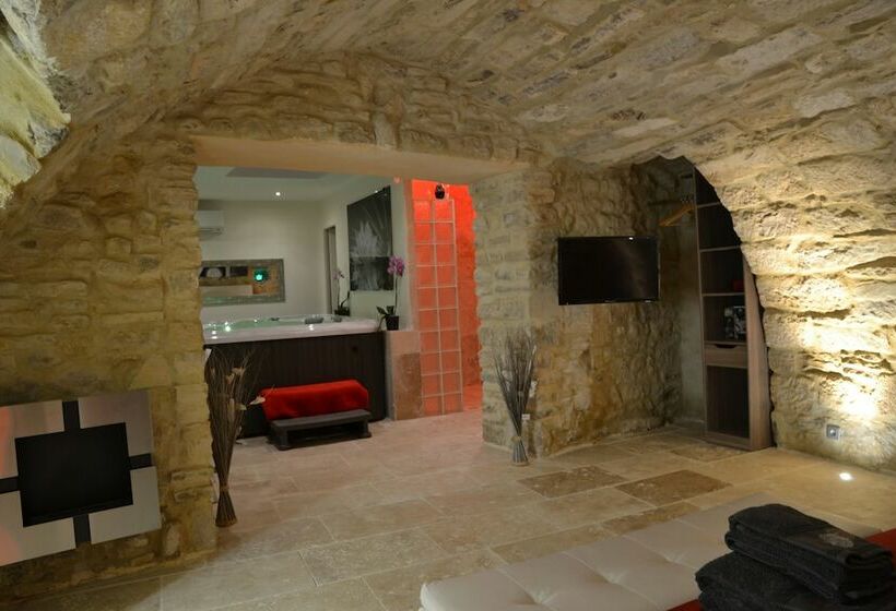 ペンション Les Nuits Envoutées