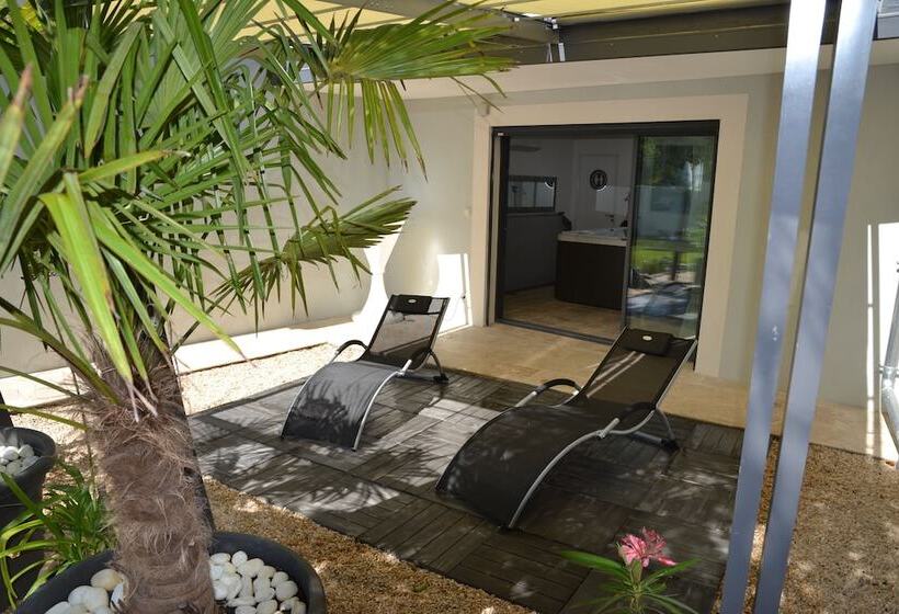 ペンション Les Nuits Envoutées