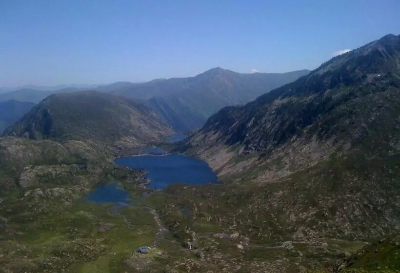Refuge Des étangs De Bassiès   Hostel