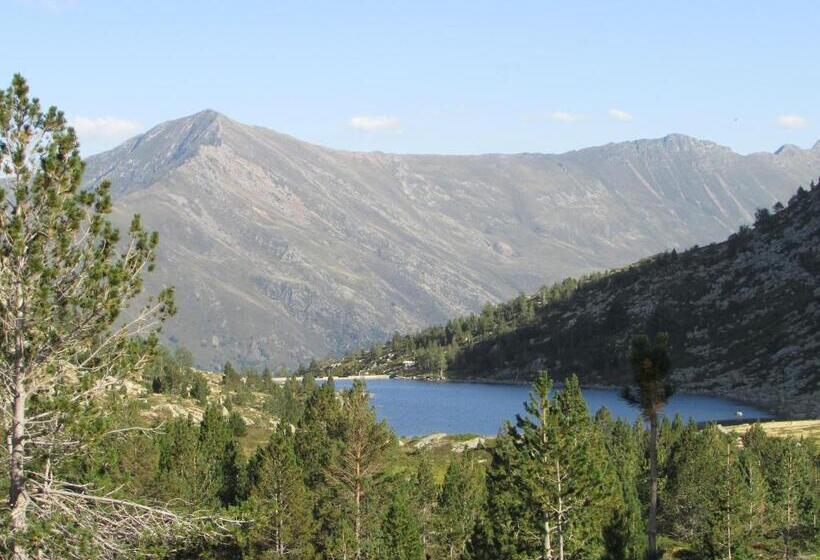Refuge Des étangs De Bassiès   Hostel