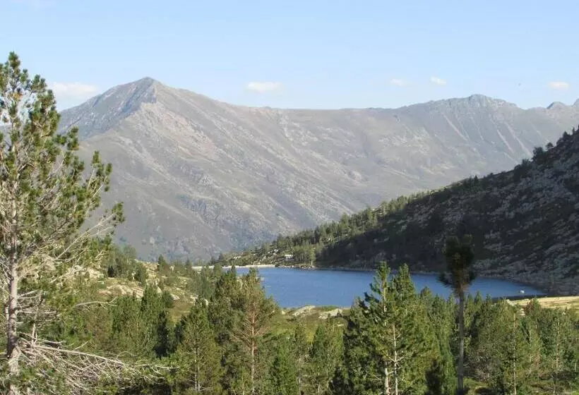 Refuge Des étangs De Bassiès   Hostel