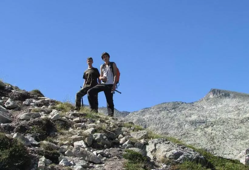 Refuge Des étangs De Bassiès   Hostel