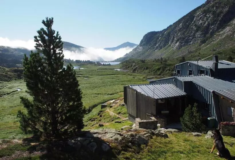 Refuge Des étangs De Bassiès   Hostel