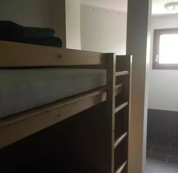 Refuge Des étangs De Bassiès   Hostel