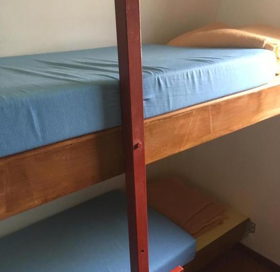 Refuge Des étangs De Bassiès   Hostel