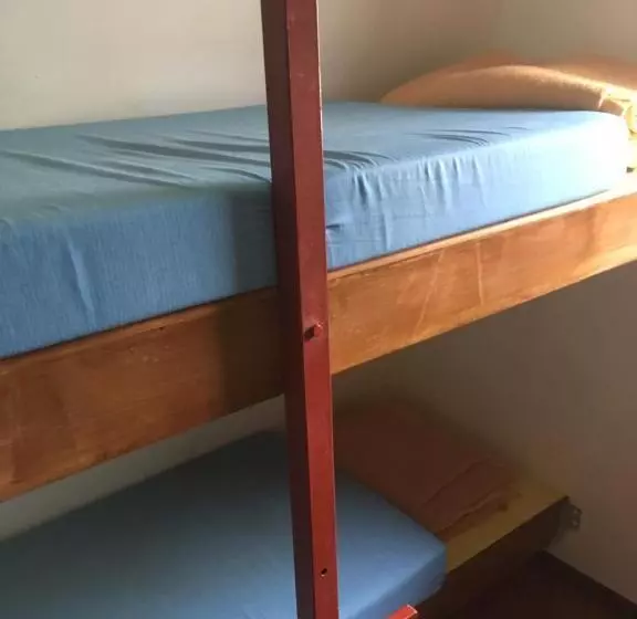 Refuge Des étangs De Bassiès   Hostel