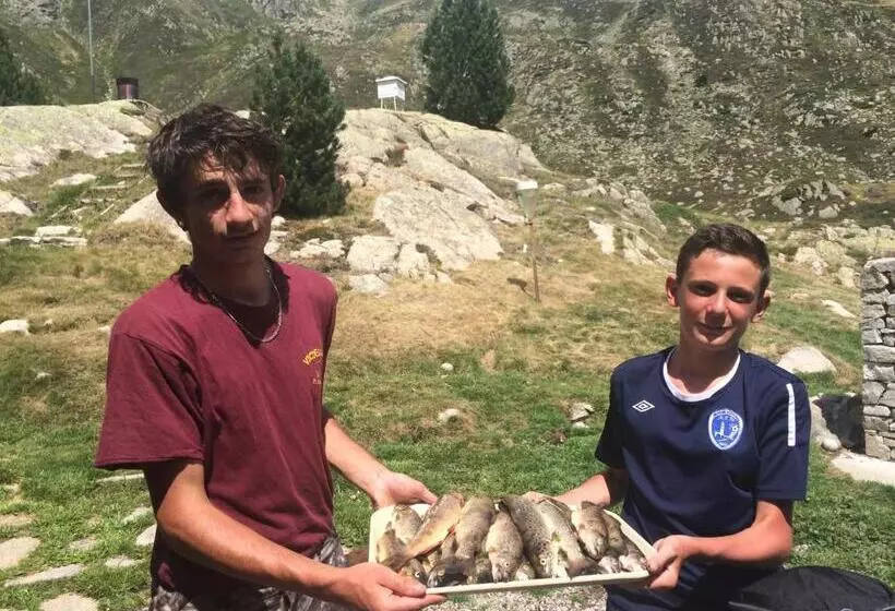 Refuge Des étangs De Bassiès   Hostel