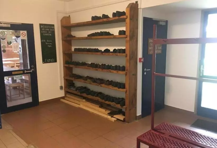 Refuge Des étangs De Bassiès   Hostel