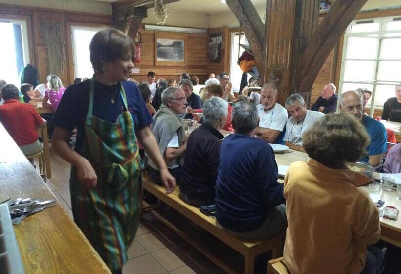 Refuge Des étangs De Bassiès   Hostel