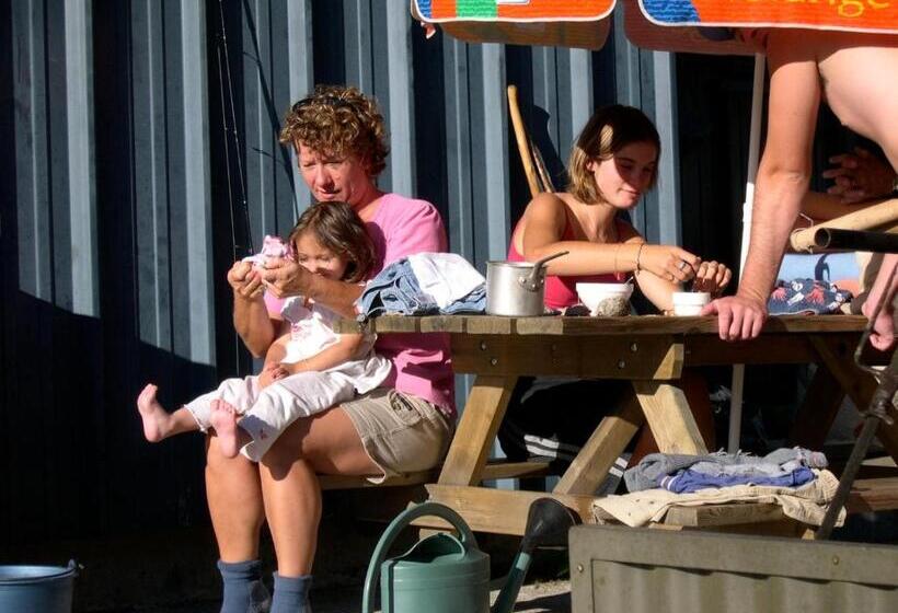 Refuge Des étangs De Bassiès   Hostel