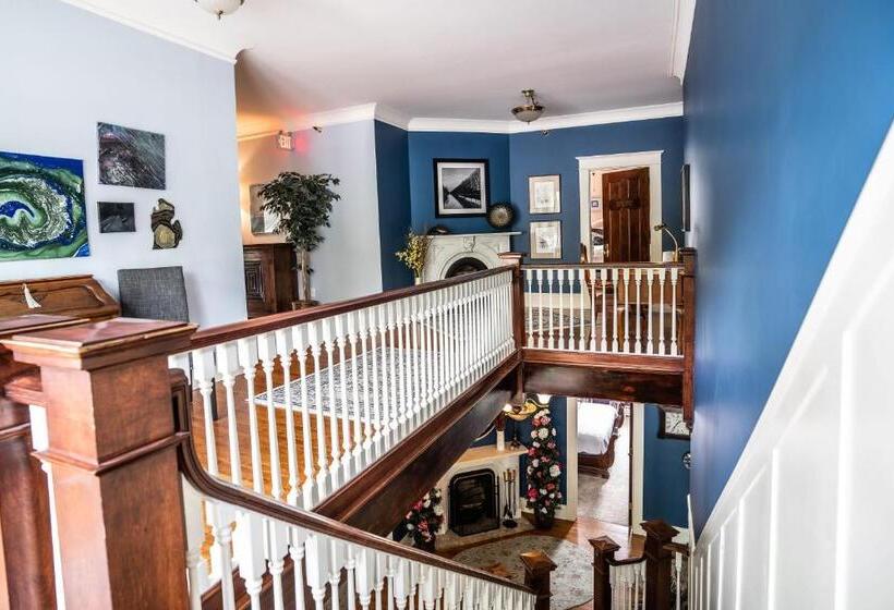 The Nordic Pineapple Bed And Breakfast