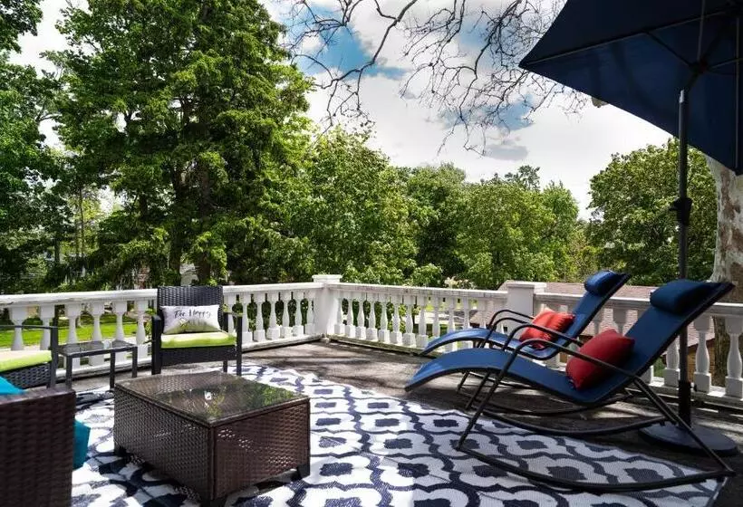 The Nordic Pineapple Bed And Breakfast