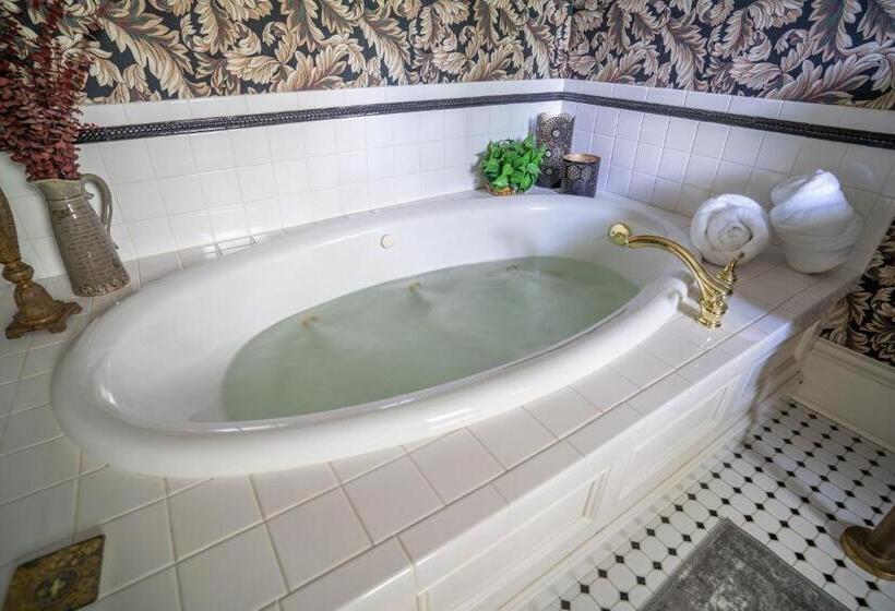 The Nordic Pineapple Bed And Breakfast