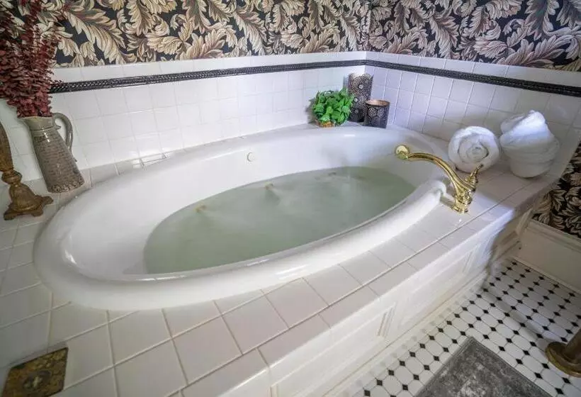 The Nordic Pineapple Bed And Breakfast