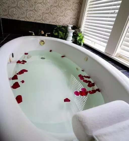 The Nordic Pineapple Bed And Breakfast