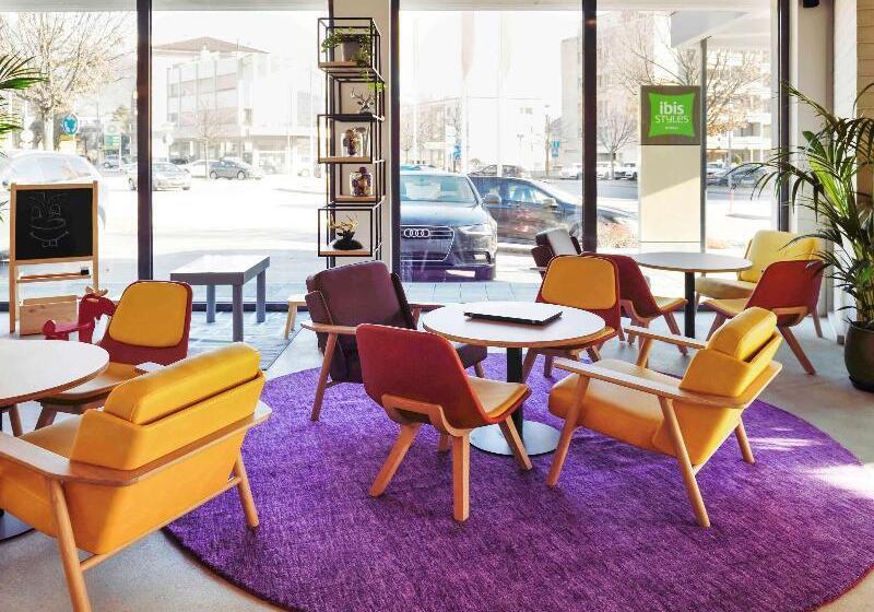 Hotelli Nonanteneuf Appart Hôtel Sierre Self Check In