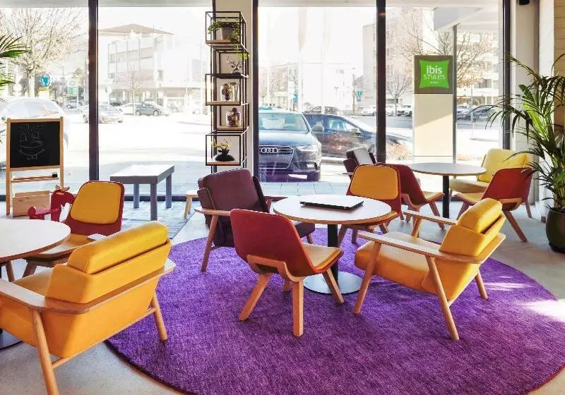 Hotelli Nonanteneuf Appart Hôtel Sierre   Self Check In