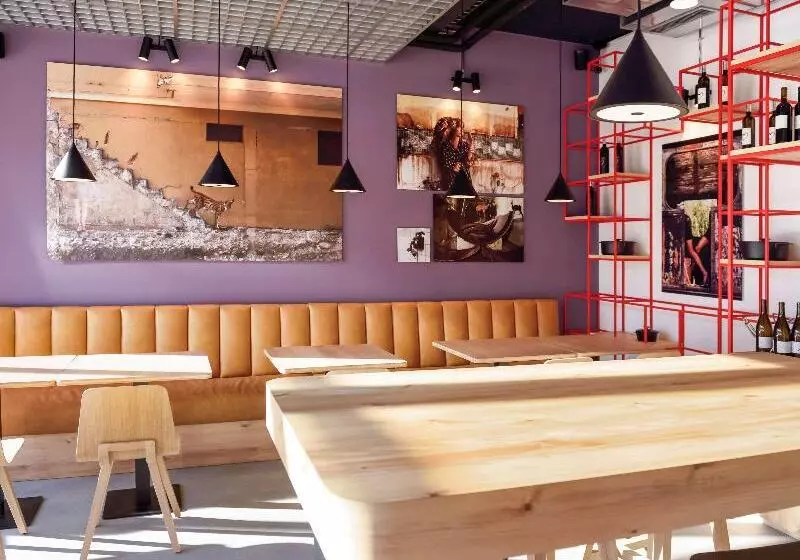 Hotelli Nonanteneuf Appart Hôtel Sierre   Self Check In