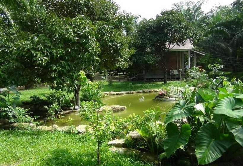 ホテル Tuaprodhome