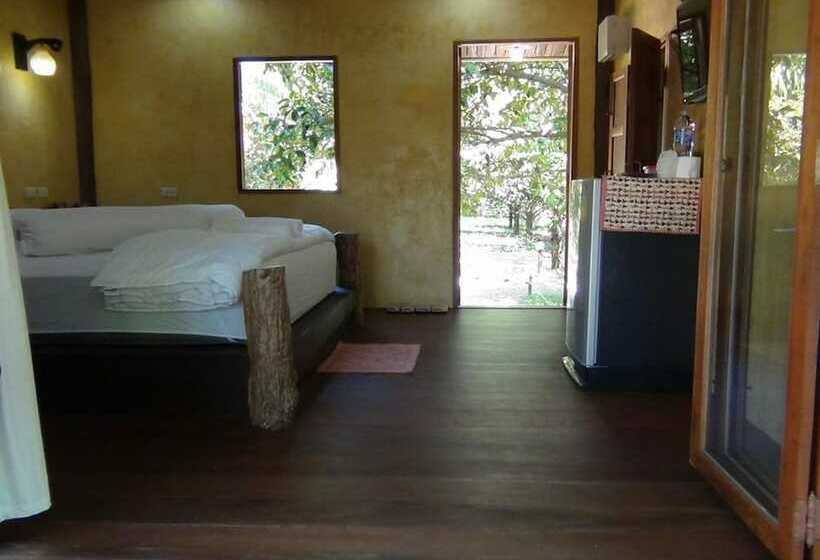 ホテル Tuaprodhome