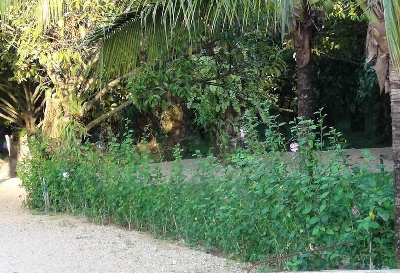 ホテル Tuaprodhome