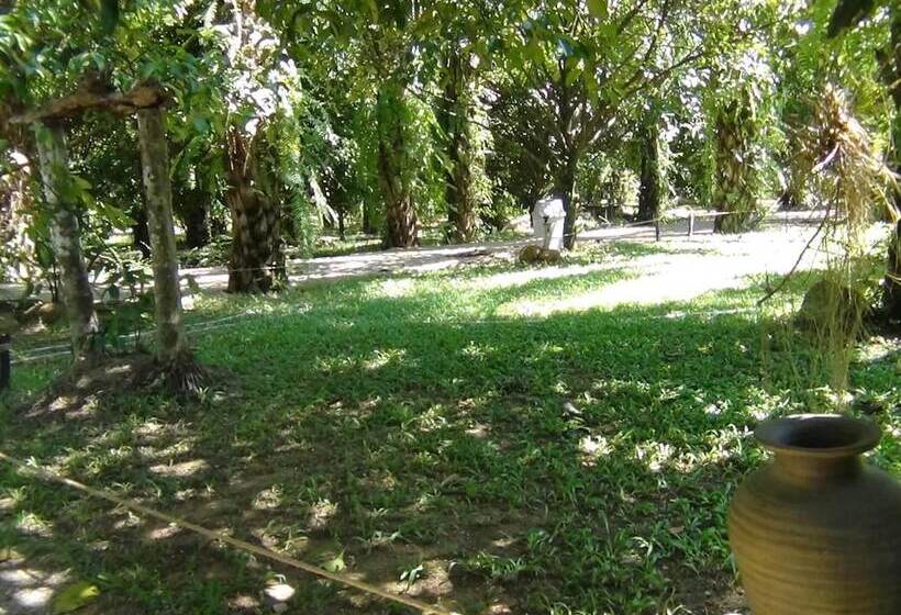 ホテル Tuaprodhome