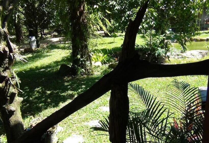 ホテル Tuaprodhome