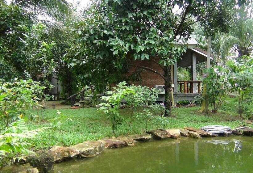 ホテル Tuaprodhome