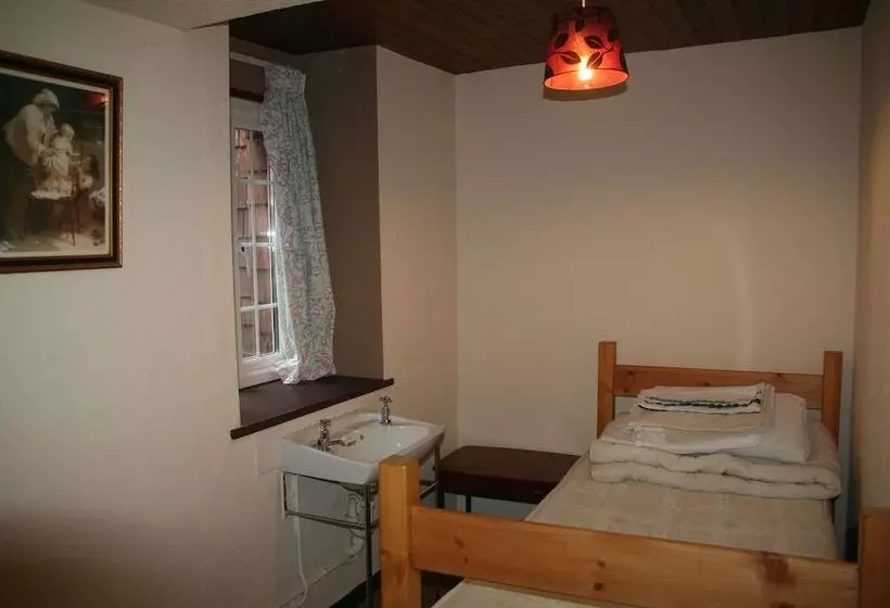 Lledr House   Hostel