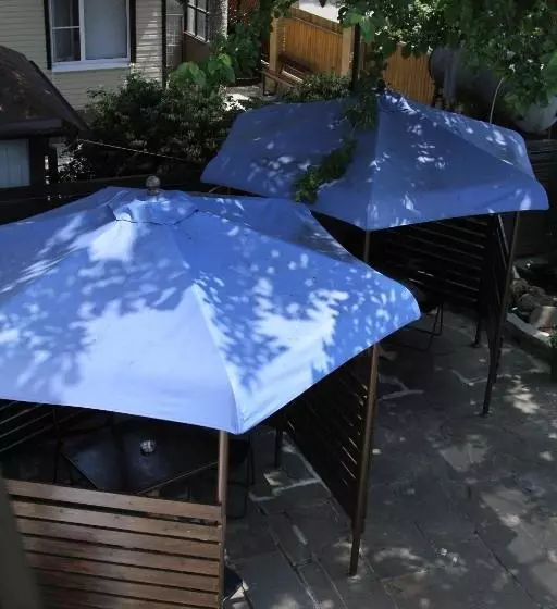 پانسیون Aksis House