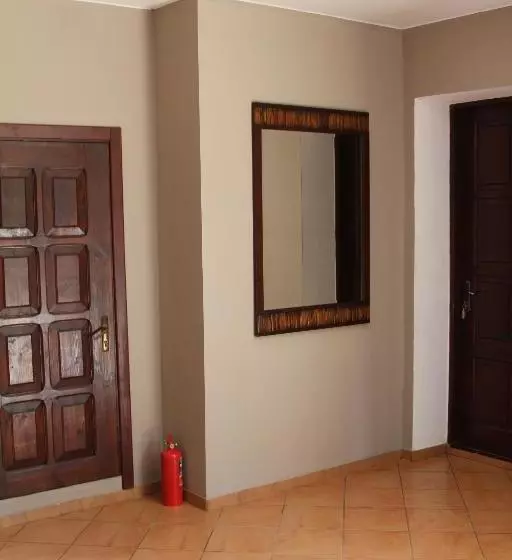 پانسیون Aksis House