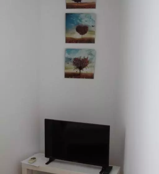 پانسیون Aksis House