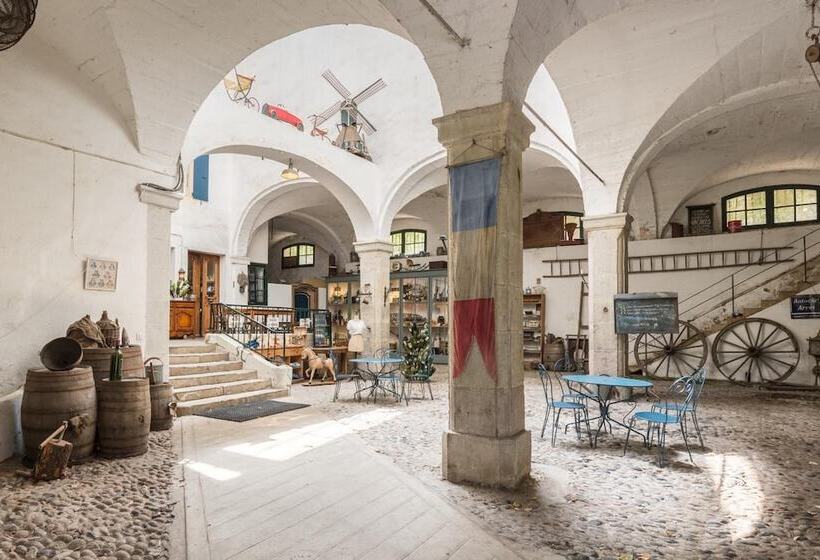 بنسيون Domaine De L'amiral