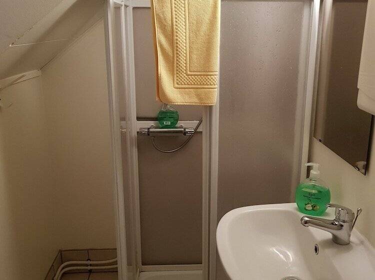 پانسیون Guesthouse Gullsól