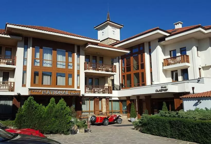 Hotelli National Palace