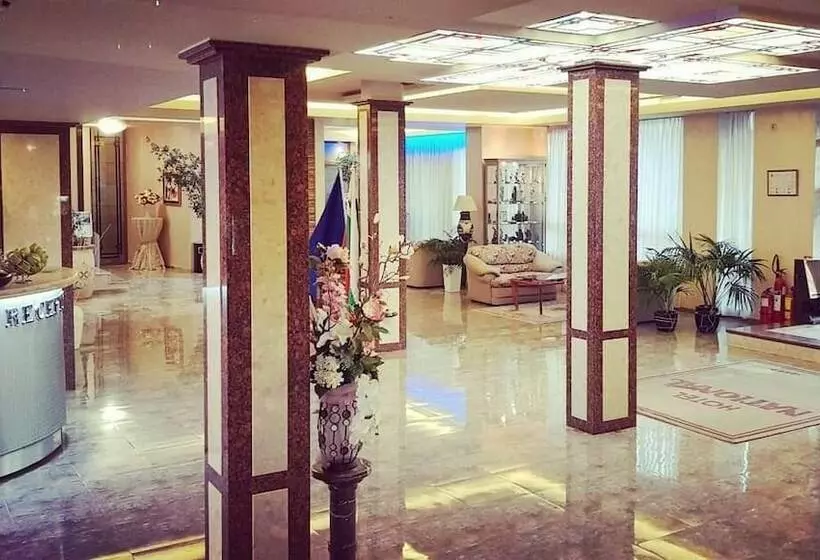 Hotelli National Palace