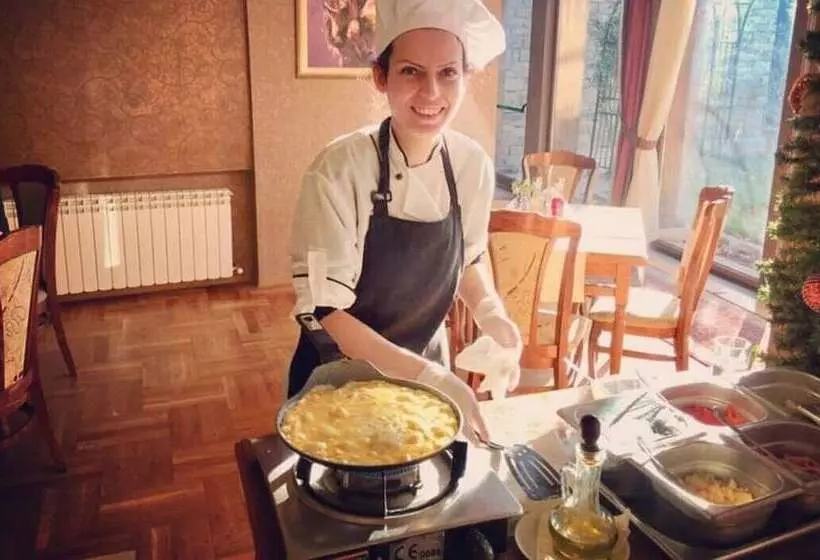 Hotelli National Palace