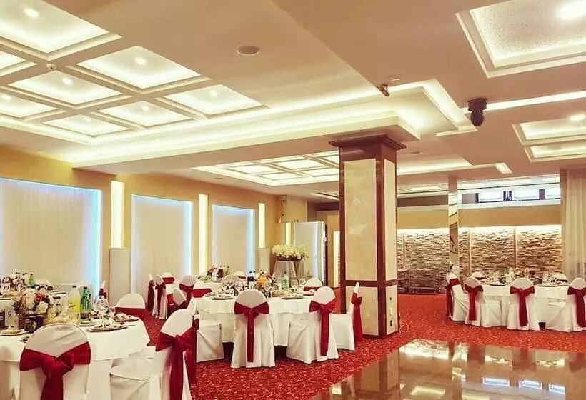 Hotelli National Palace