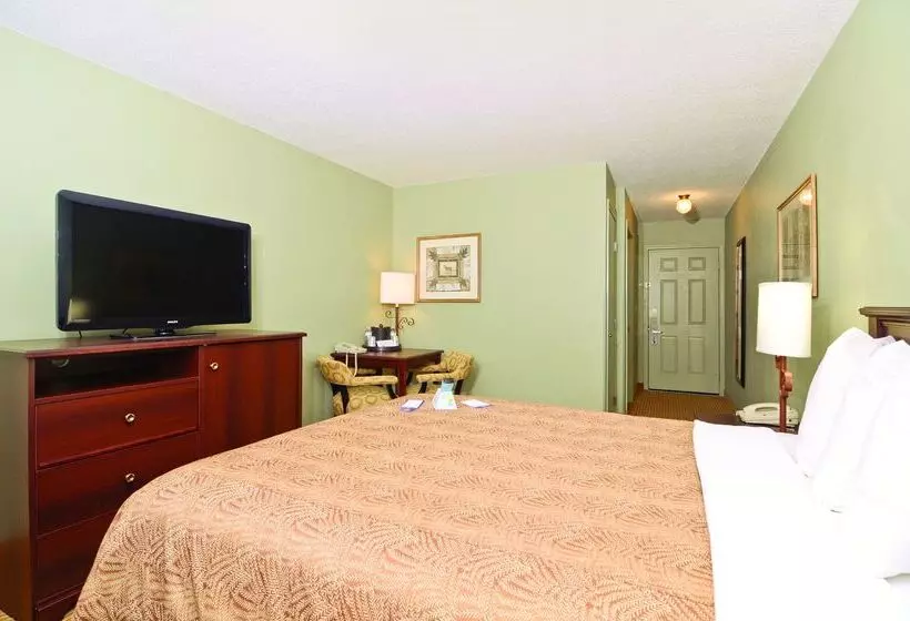 هتل Best Western Plus Concord Inn