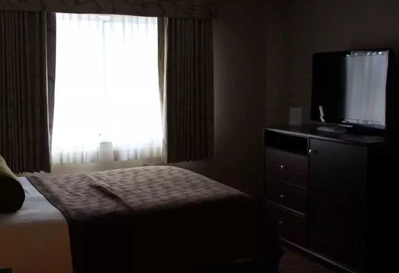 هتل Best Western Plus Concord Inn