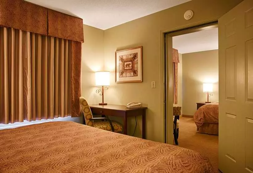 هتل Best Western Plus Concord Inn